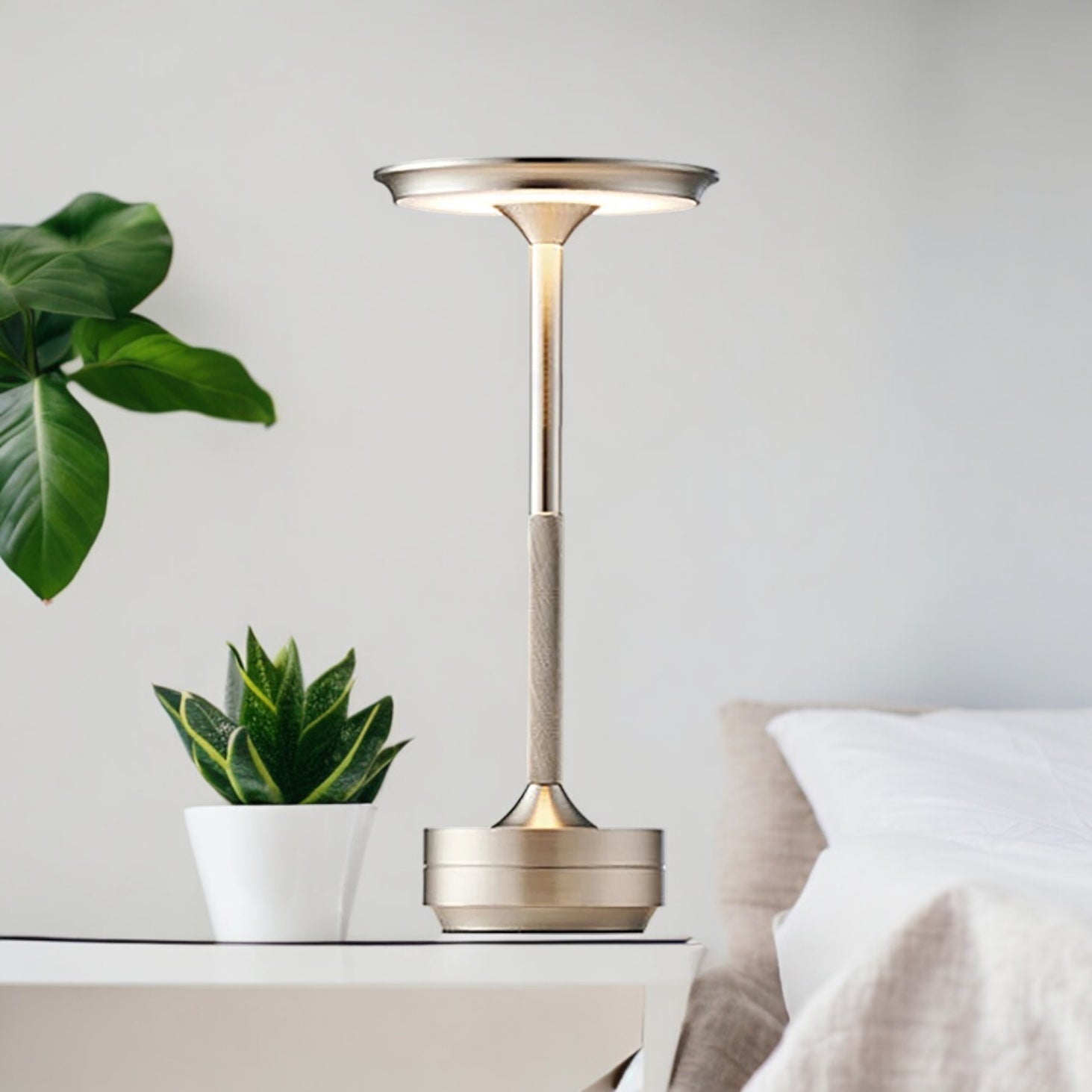 Lampe de Table Métallique Moderne