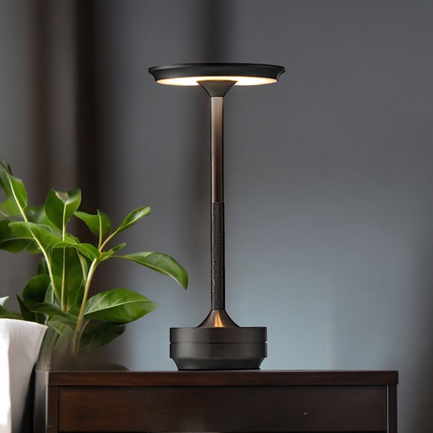 Lampe de Table Métallique Moderne