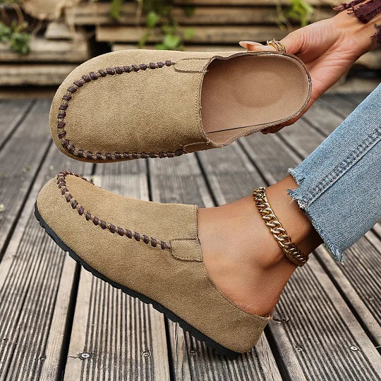 Women's slip-on mules with cushioned footbed and open-back vintage style