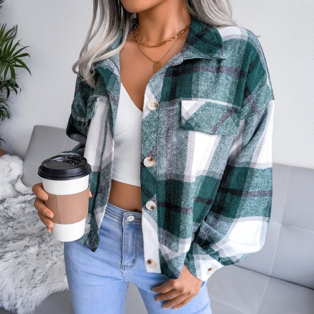 Women's green plaid jacket with button fastening and long sleeves, relaxed fit