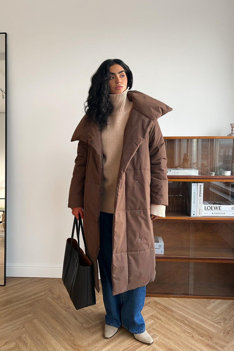Polyester puffer jacket with stand collar and relaxed fit for women