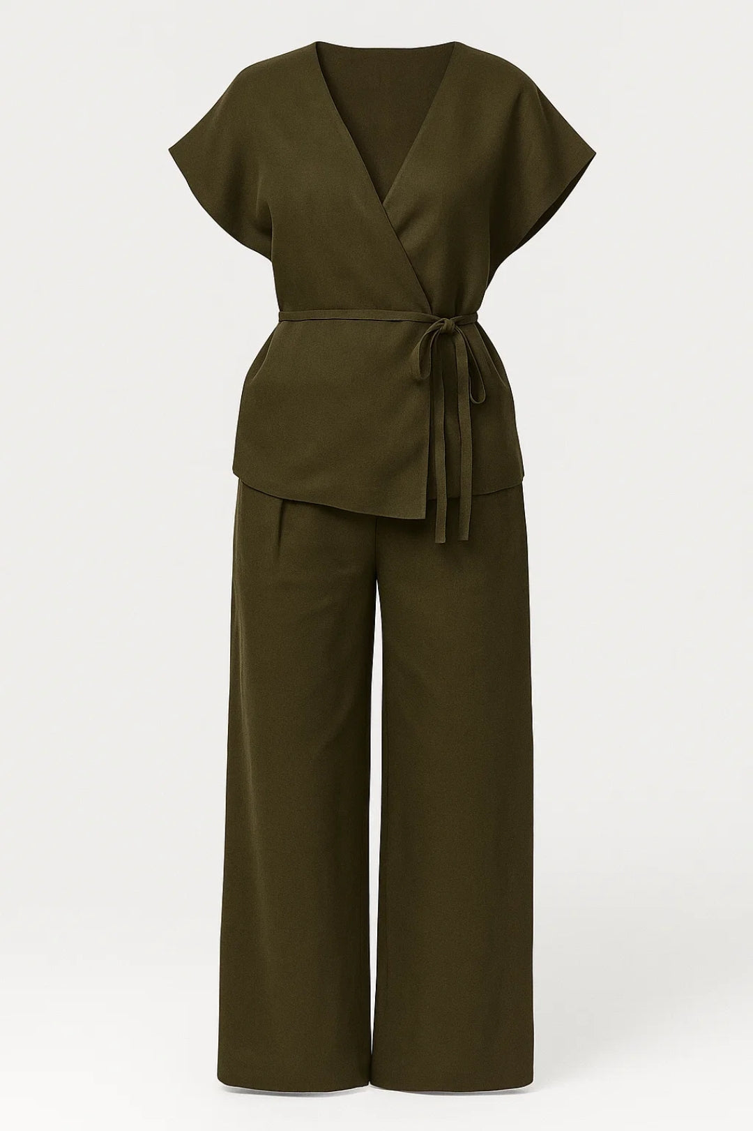 Women's wide leg trouser outfit for social gatherings and travel