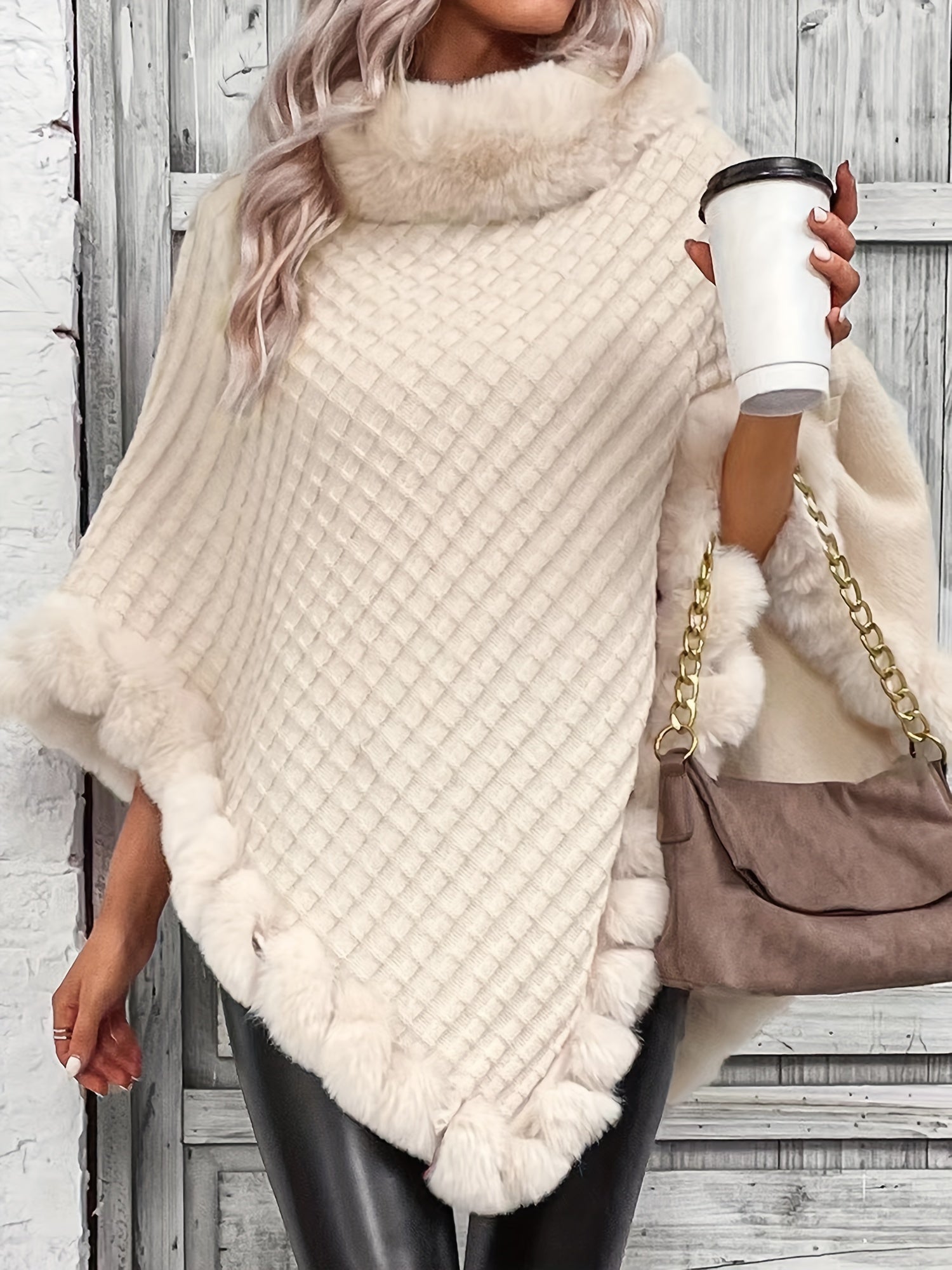 Poncho en Maille à Bordure en Fourrure pour Femme