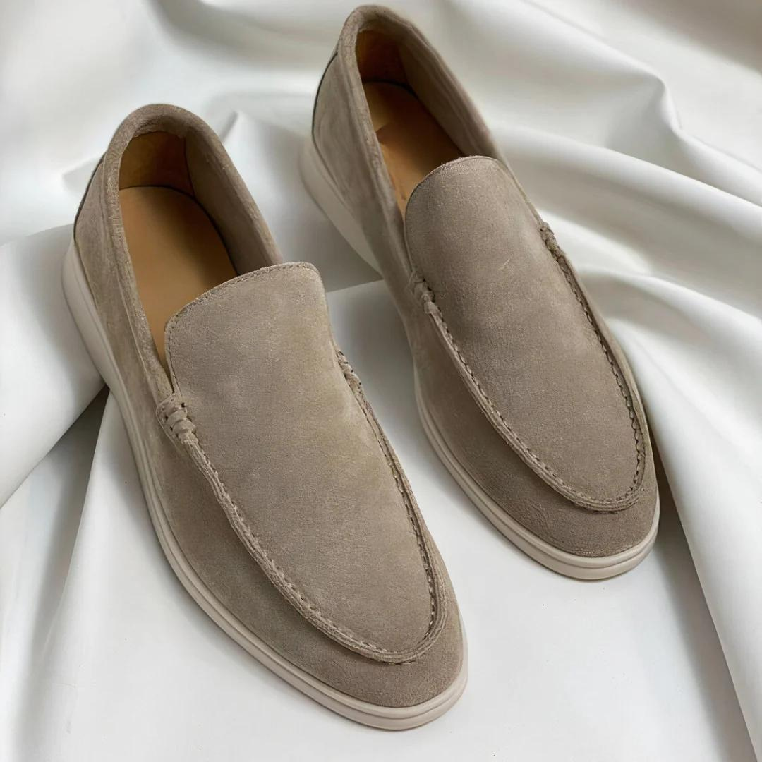Suede loafers with flexible sole in everyday casual fit for men