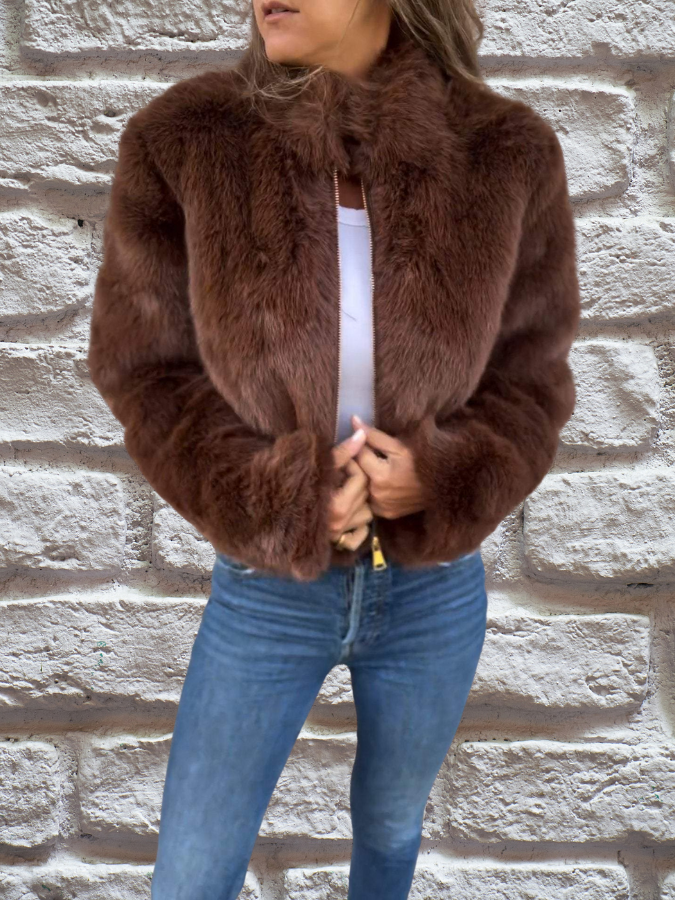Veste courte en fausse fourrure femme