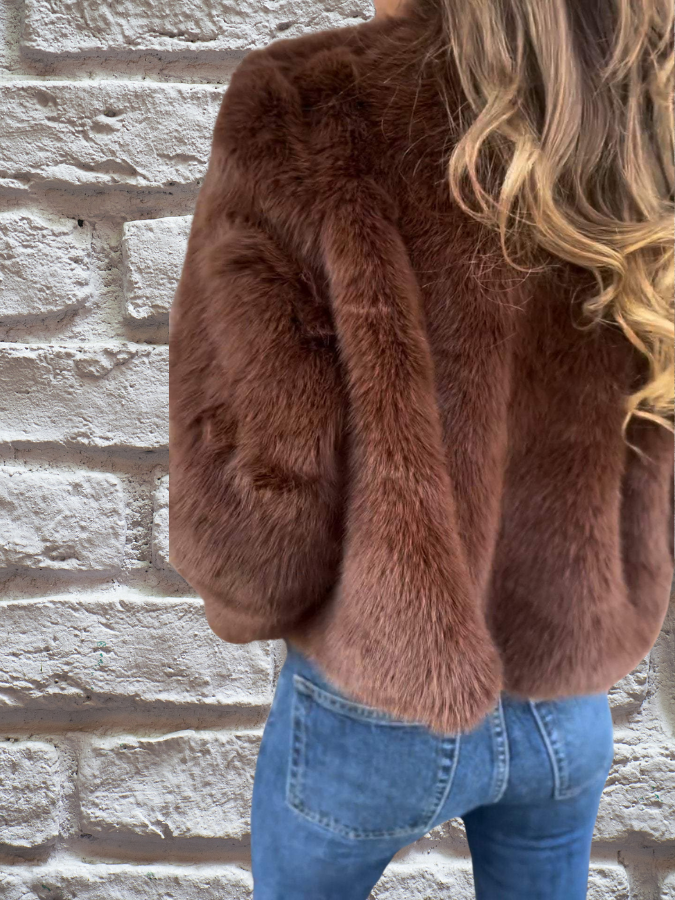 Veste courte en fausse fourrure femme