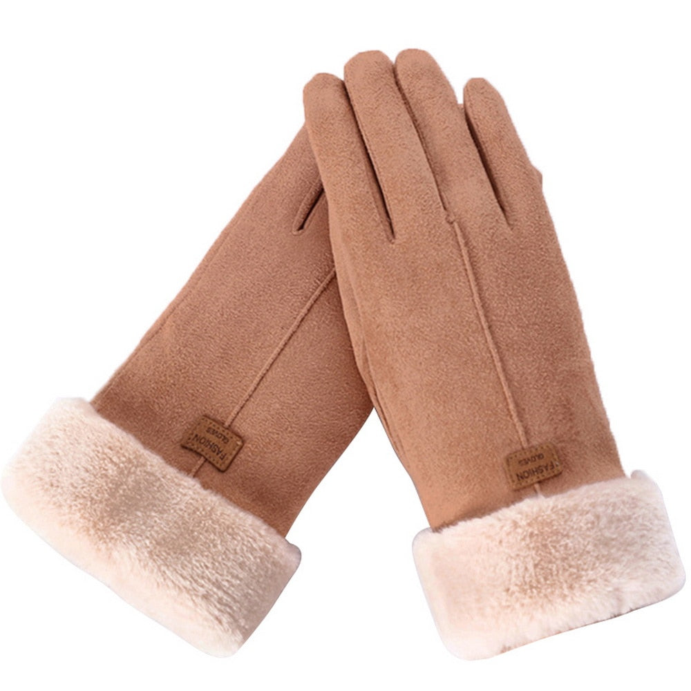 Padded winter gloves with waterproof membrane for outdoor activities
