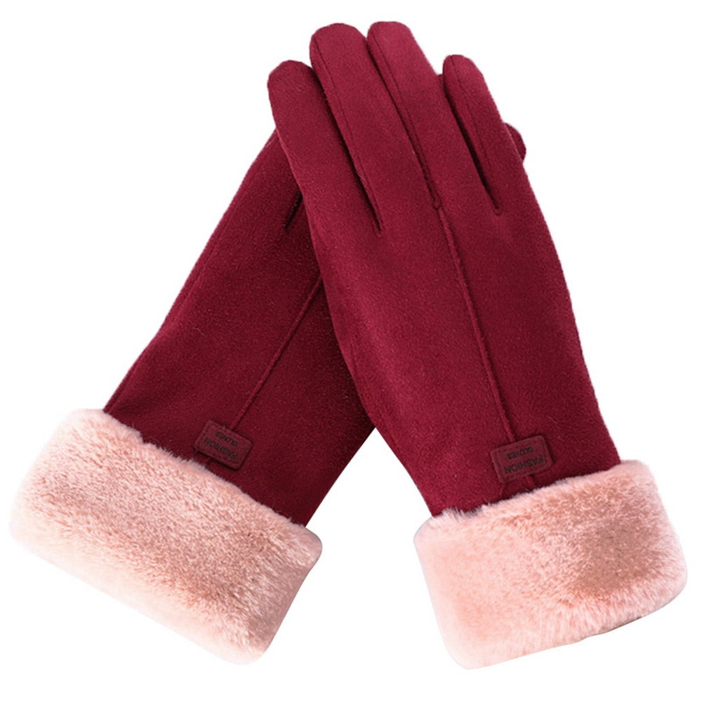 Thermal gloves with reinforced fingertips and moisture-resistant shell
