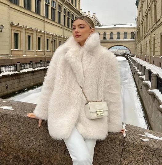  Wool coat with structured shoulders and tailored fit for women