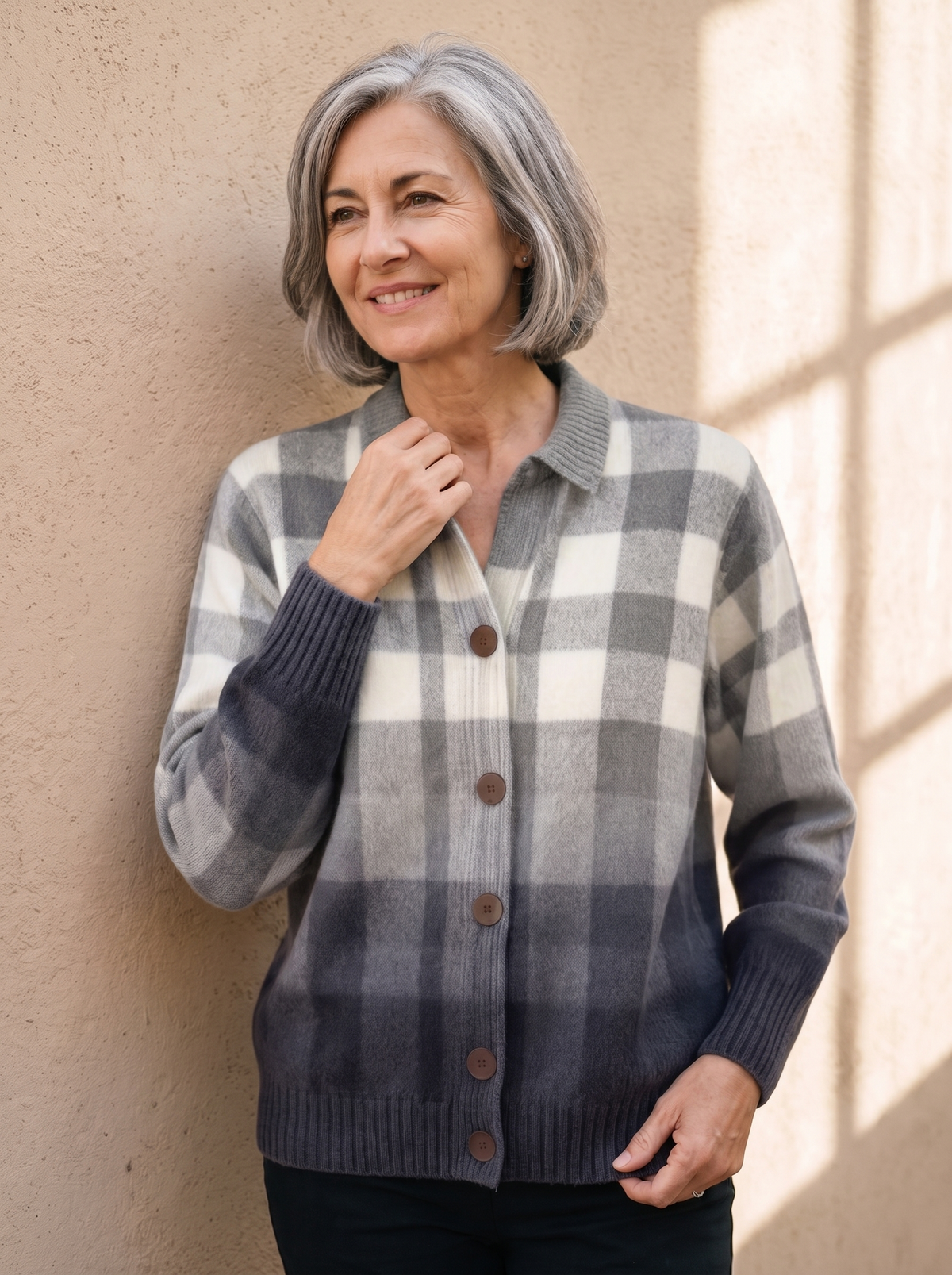 Knitted cardigan for women
