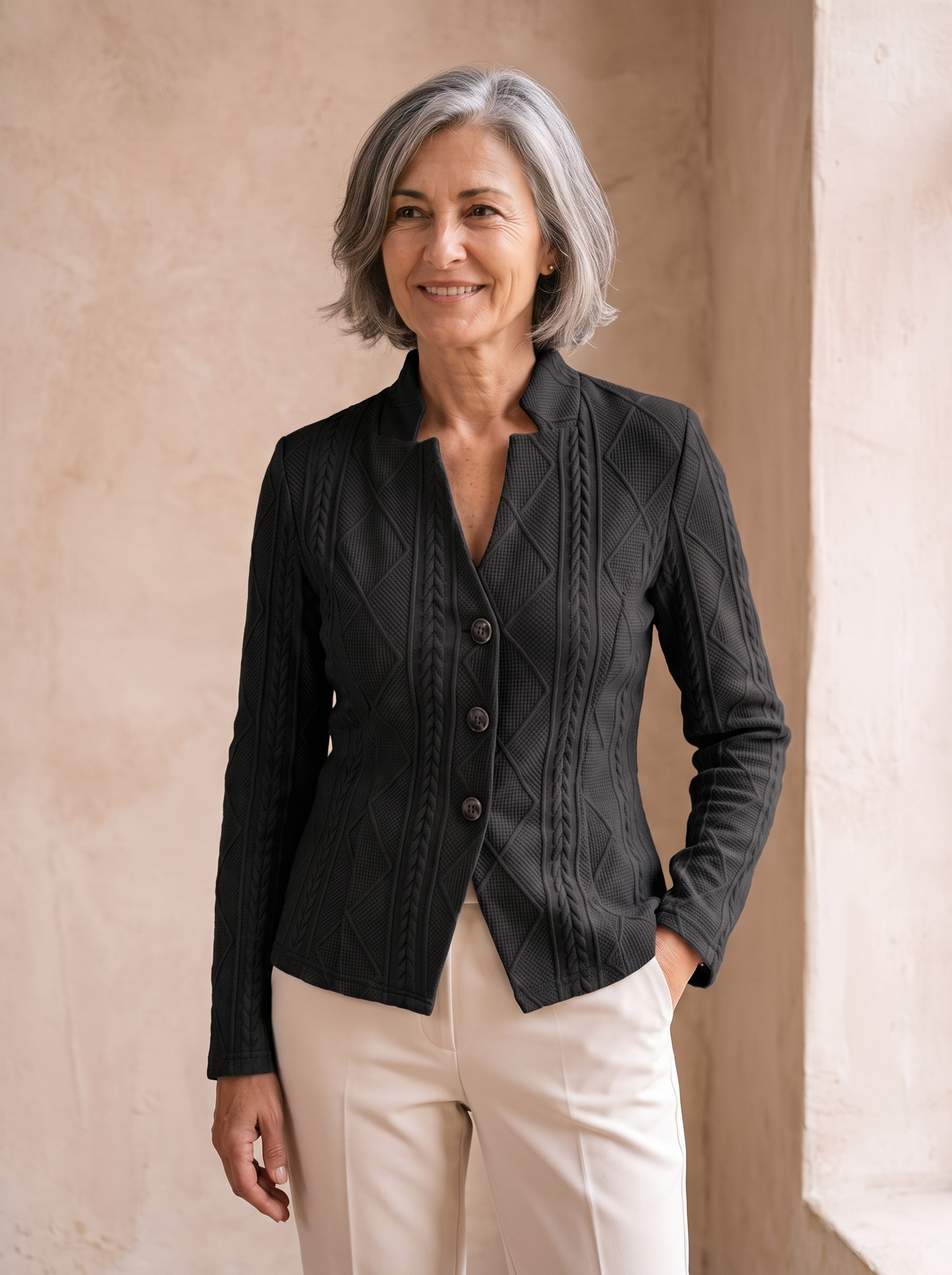 Women's fitted knit blazer