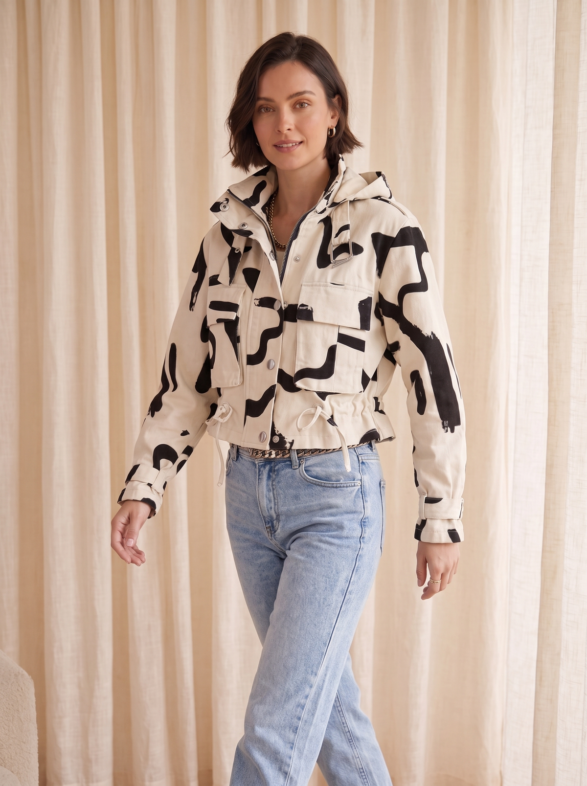 Structured fit jacket for women