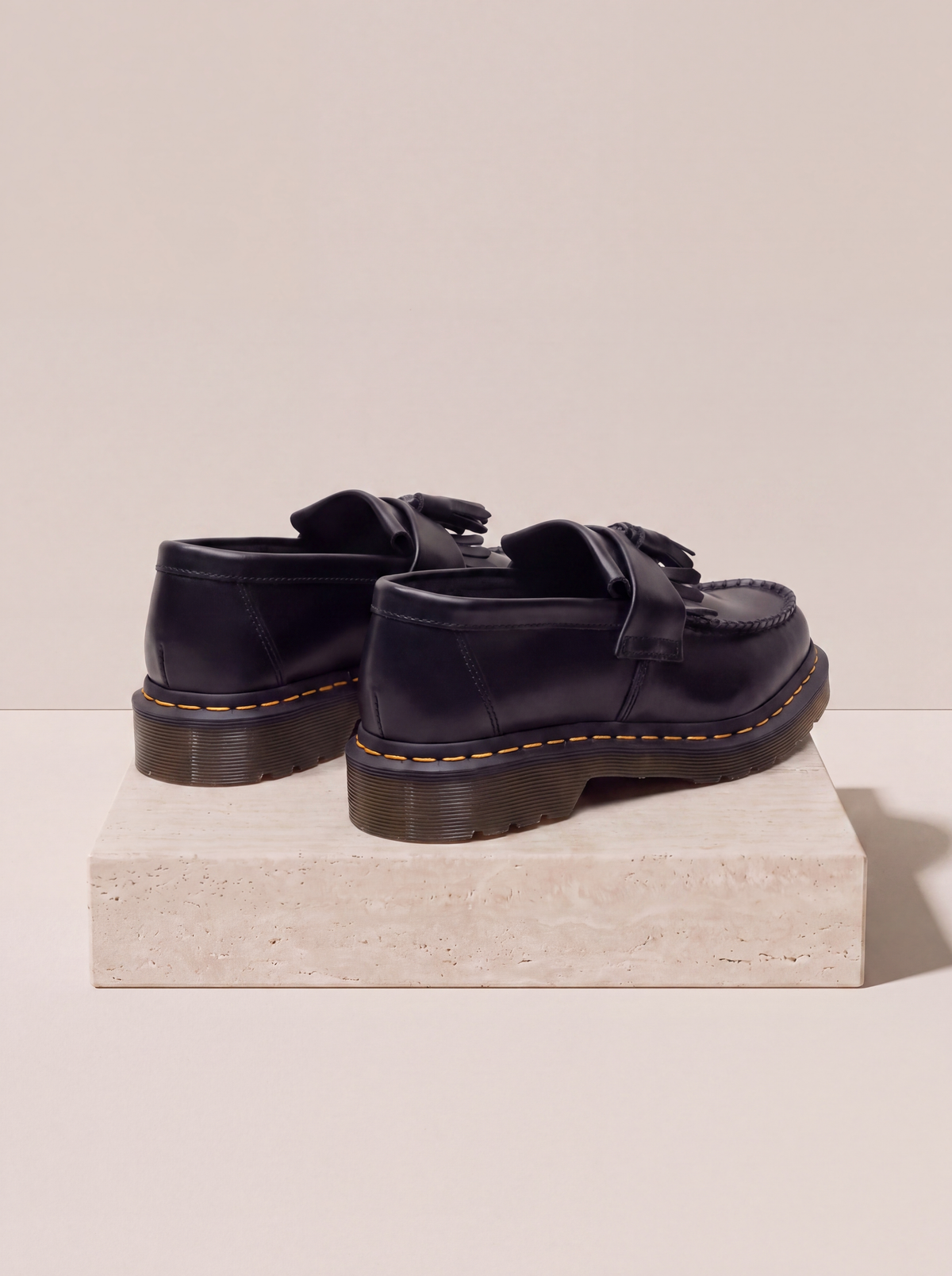 Men's slip-on moccasin shoes