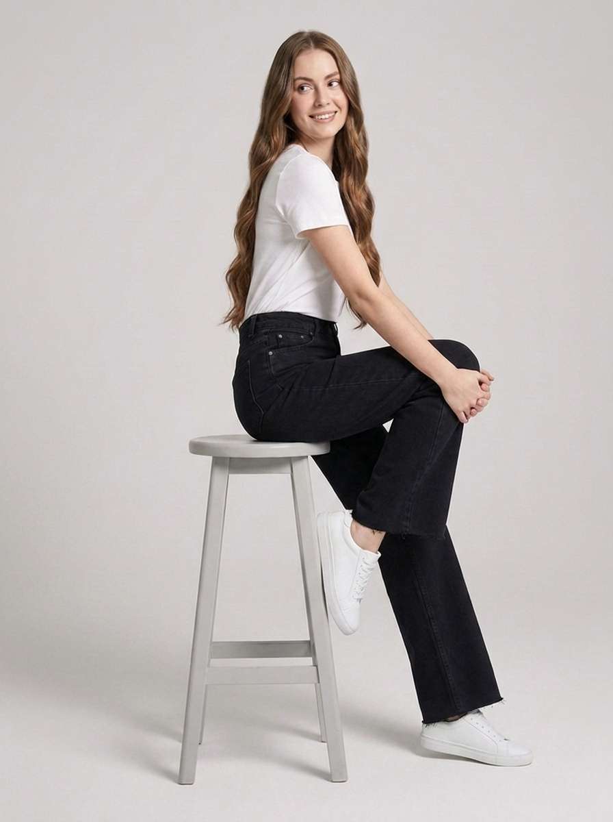 High waist trousers with a relaxed fit